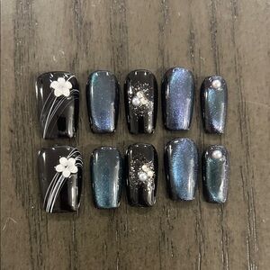 Medium Sized Black and Blue Glitter Nail Set